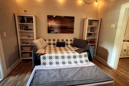 Historic 1920 Bungalow Minutes from DTSP — 4-Star Luxury Hotel in St. Petersburg, United States