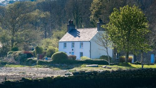 Min y Mor Menai in Menai Bridge, United Kingdom