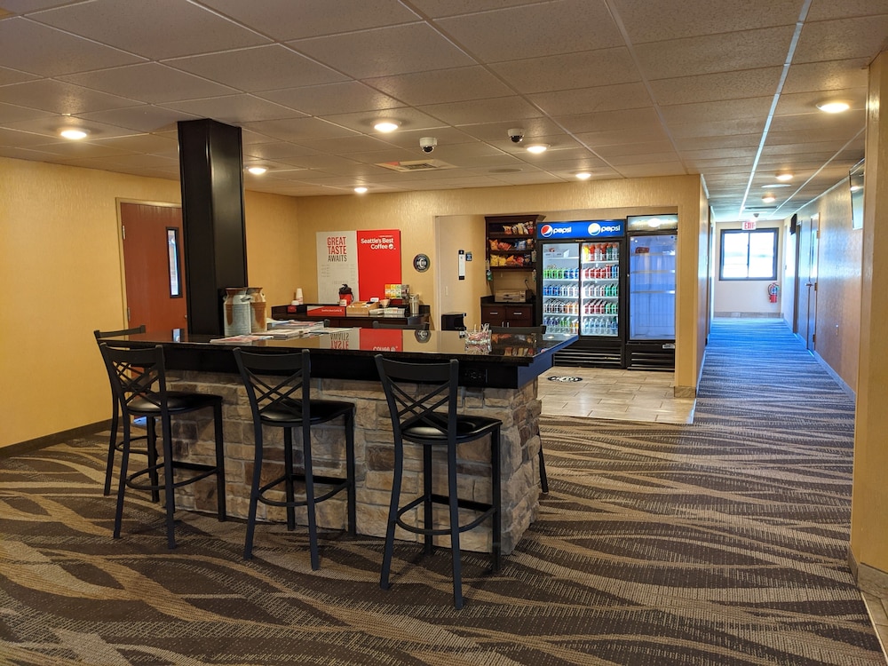 Cobblestone Inn & Suites Merrill - photo 4