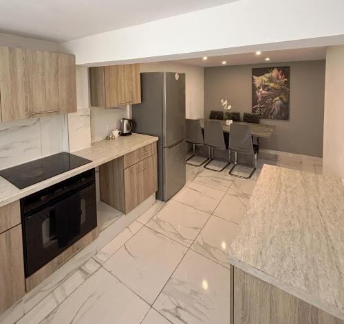 Sant Central Deluxe Apartments