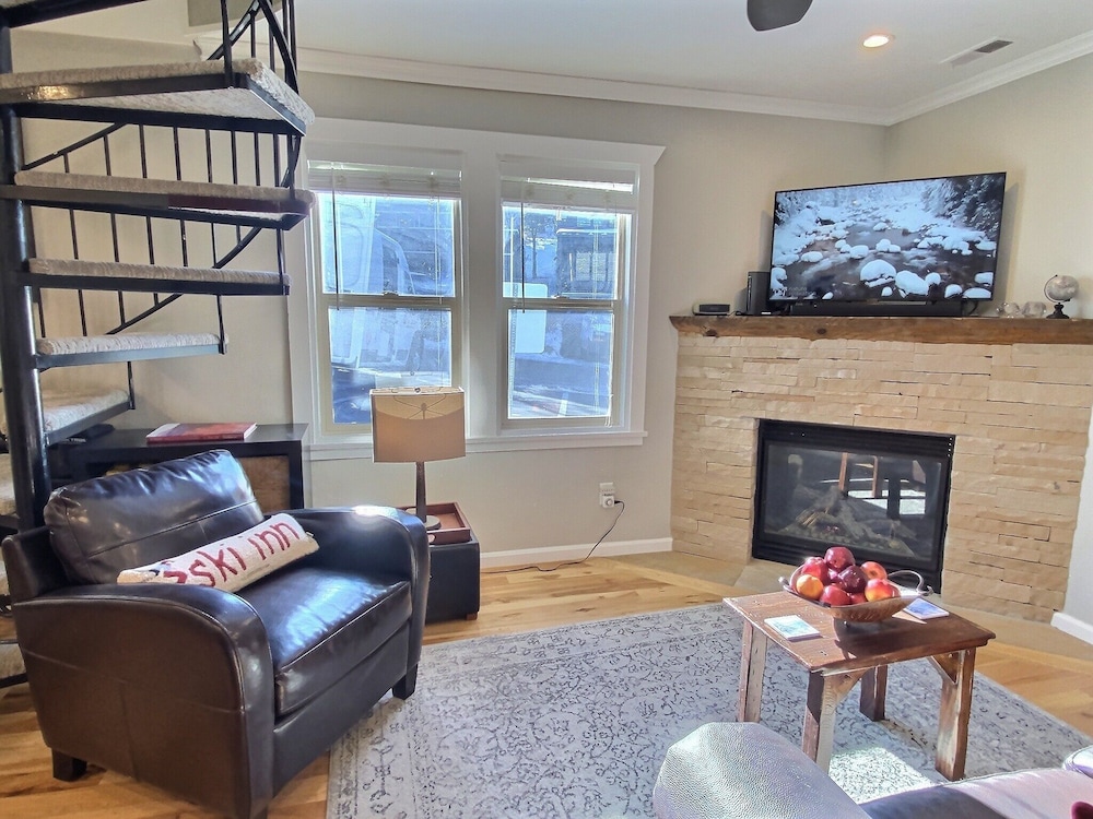 Old Town Hideaway Steps To Main Street & Resort 2 Bedroom Condo - photo 11