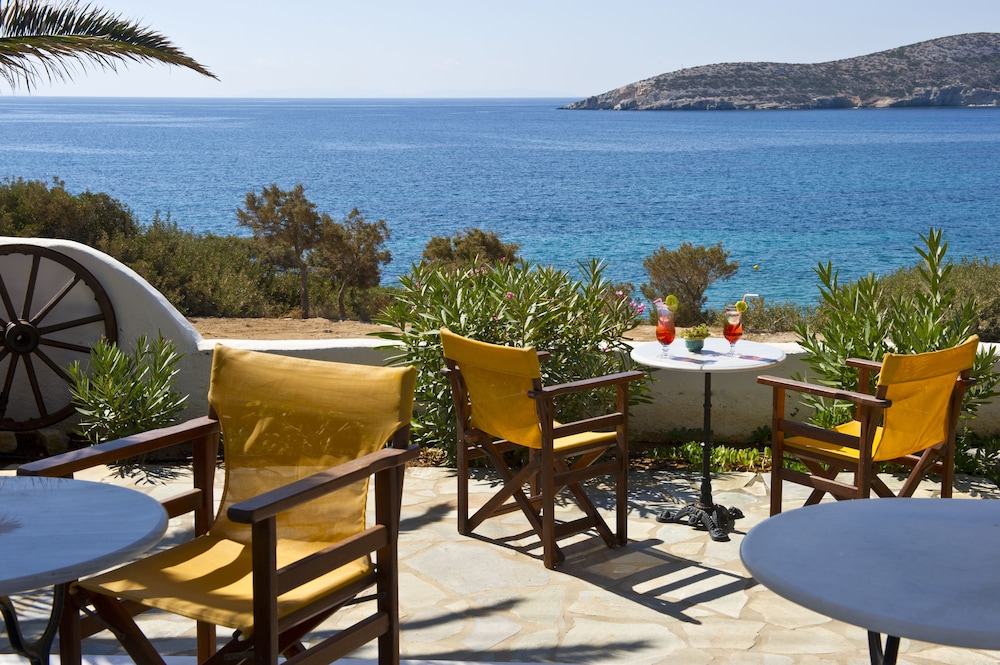 Blue Dolphin Antiparos Villas and Suites — 4-Star Luxury Hotel in Antiparos, Greece