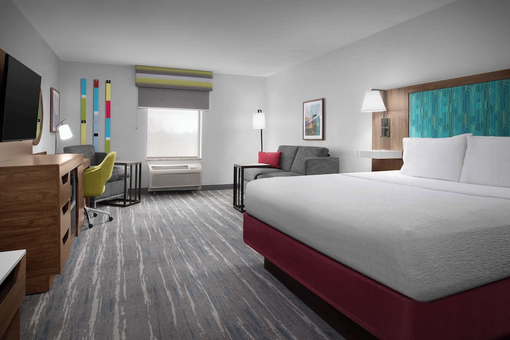 Hampton Inn Yorkville - photo 9