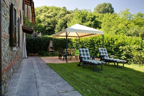 Cozy House in Castelnuovo di Garfagnana Large Garden — 4-Star Luxury Hotel in Castelnuovo Di Garfagnana, Italy