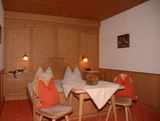 Hotel Garni Almhof — Mayrhofen — photo 5