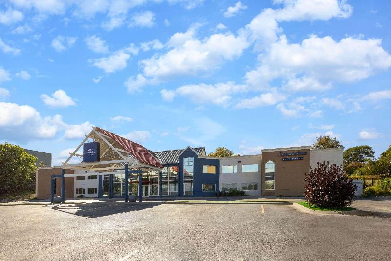 The Inn Suites Omaha Near Zoo — Omaha