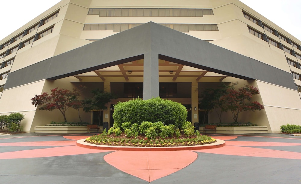 DoubleTree Suites by Hilton Raleigh Durham - photo 47