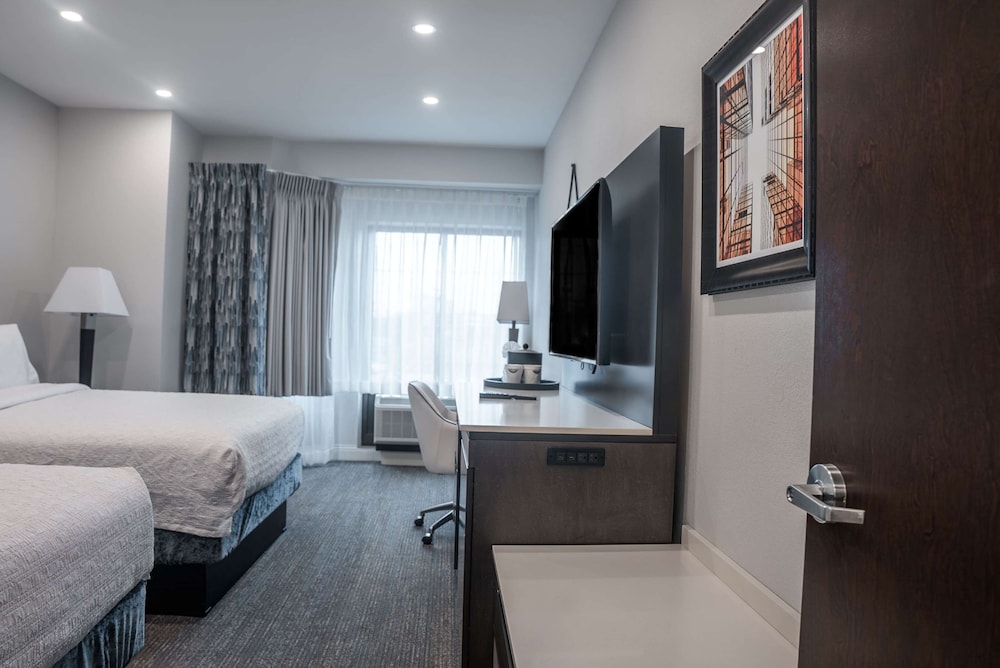 Hampton Inn & Suites Fairfield - photo 32