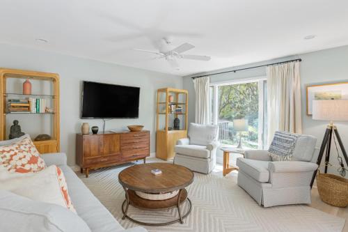1357 Fairway Oaks Villa by Akers Ellis Rentals — 4-Star Luxury Hotel in Kiawah Island, United States