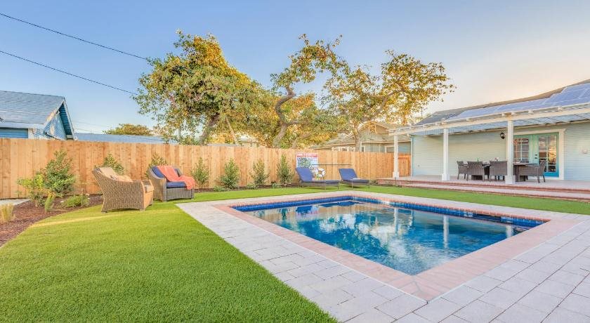 Helena Resort in Anaheim, United States