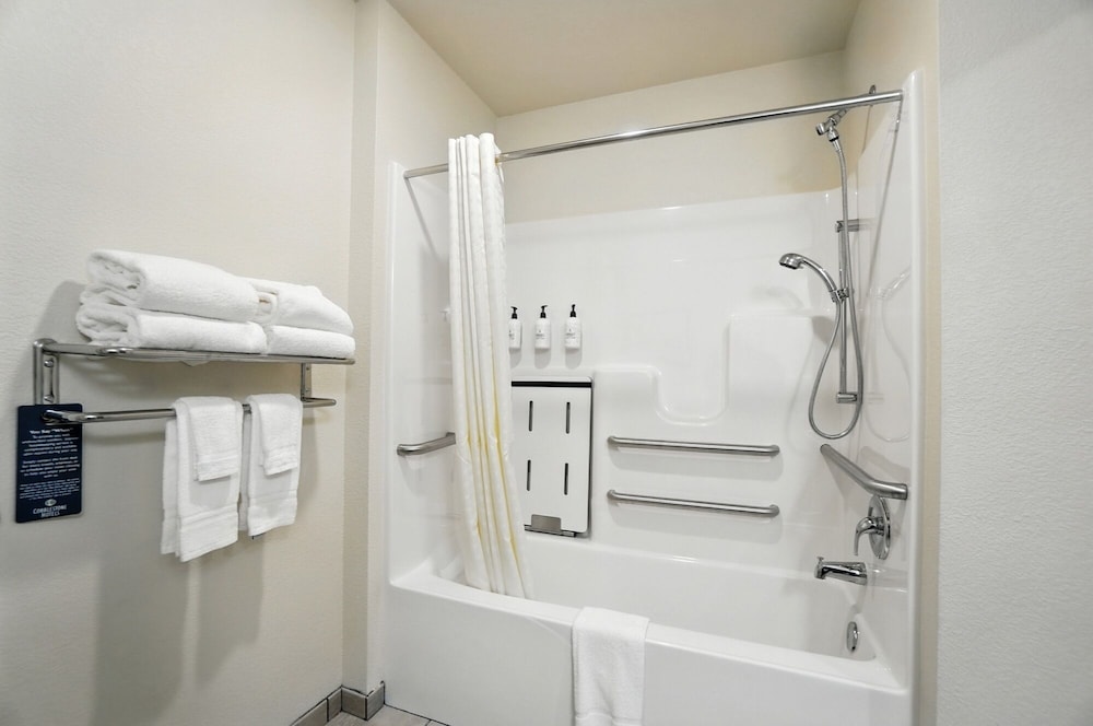 Cobblestone Hotel & Suites Bellefontaine - photo 55
