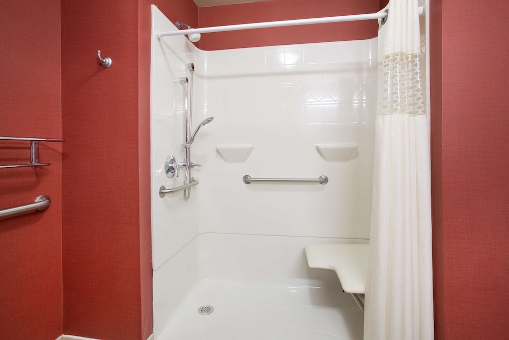 Hampton Inn Siloam Springs - photo 25