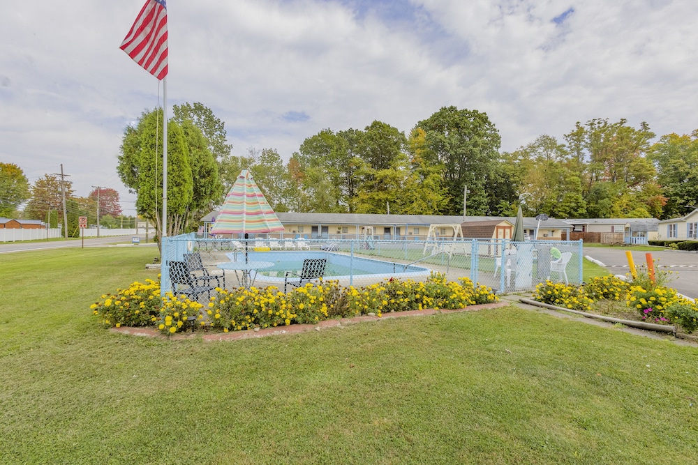 Parkside Motel by OYO Meadville Conneaut Lake - photo 51
