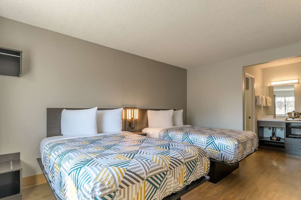 Motel 6 Hayward CA Silicon Valley Gateway - photo 9