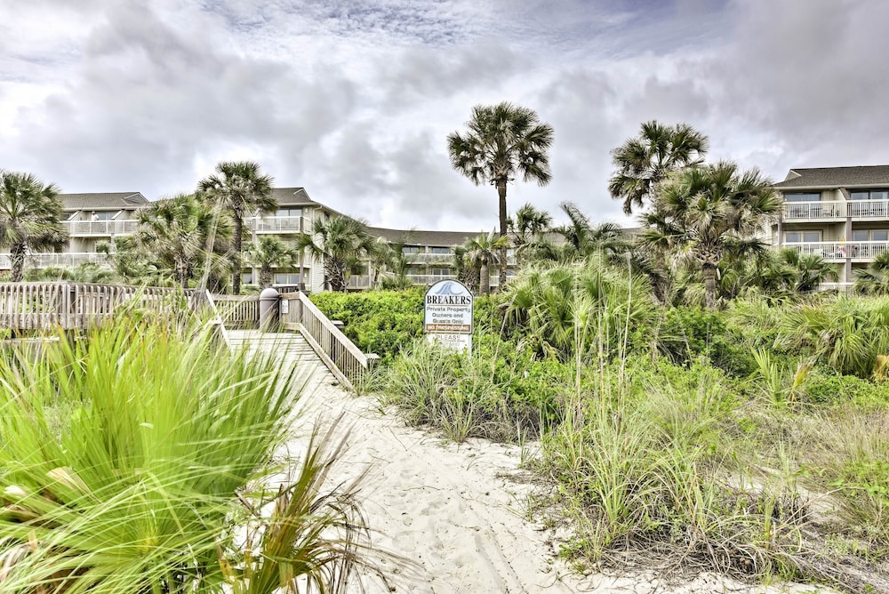 Walk to Bars & Shops: Resort Condo in Hilton Head - photo 25