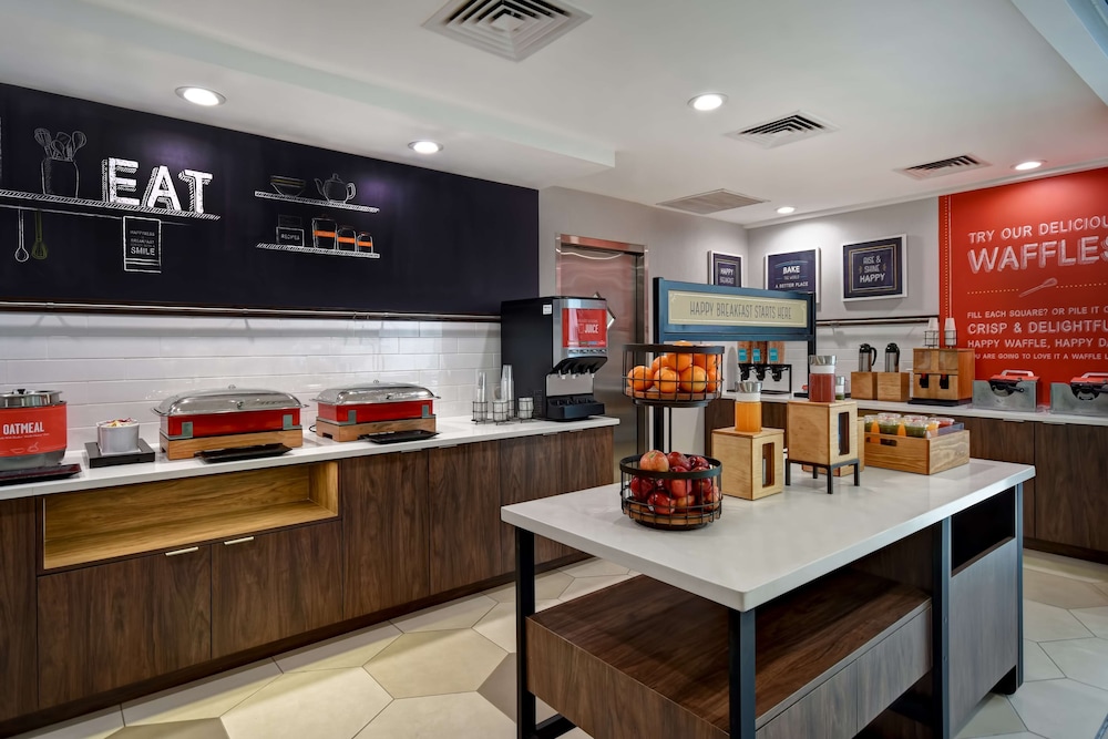 Hampton Inn Ny Jfk - photo 23