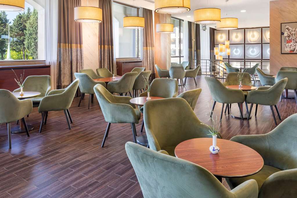 מזון ומשקאות