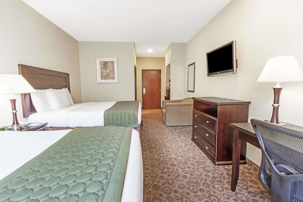 Grander Inn & Suites - photo 17