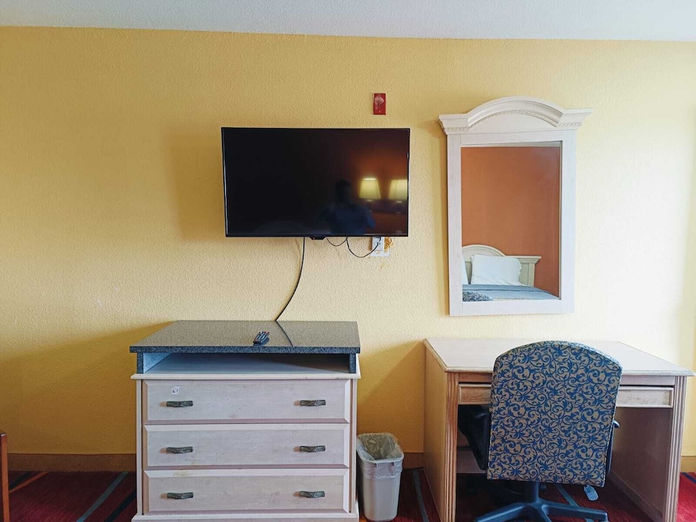 Heights Inn - photo 24