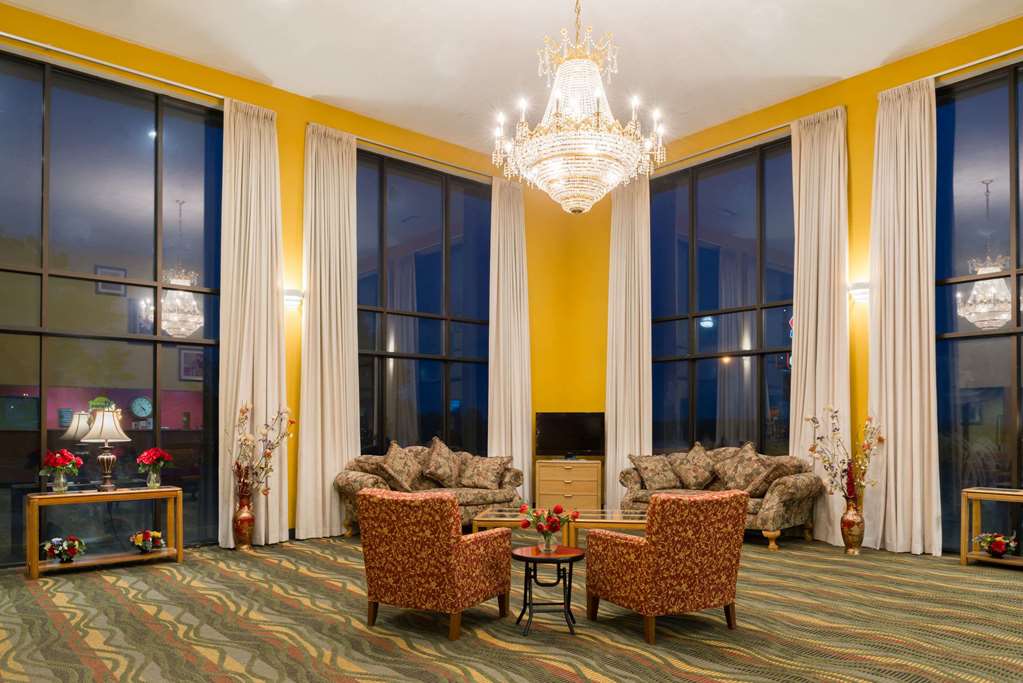 Super 8 by Wyndham Staunton - photo 4