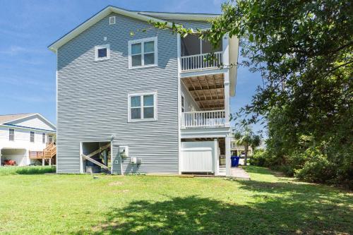 Southern Charm by Oak Island Accommodations - photo 26
