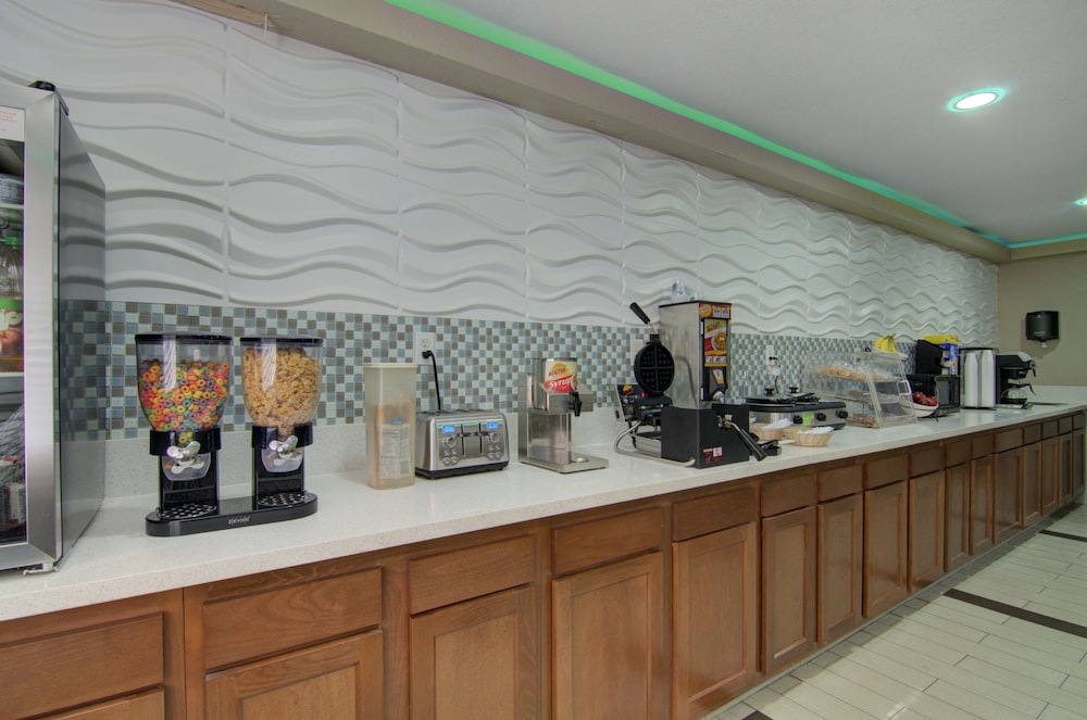 Westbridge Inn & Suites - photo 40