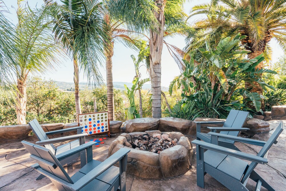 Moana by AvantStay Prvt Oasis w Scenic Views Tiki Bar & Pool w Water Slide - photo 13