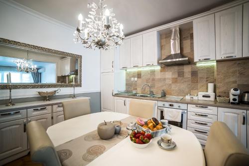 Apartment Antique Theatre — 4-Star Luxury Hotel in Stara Zagora, Bulgaria