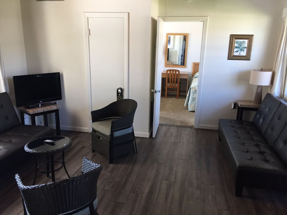 Surf Studio Beach Resort - photo 26