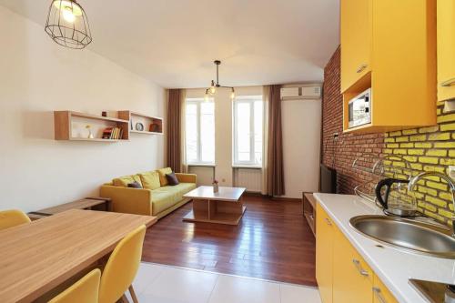 One bedroom Apartment near Fabrica
