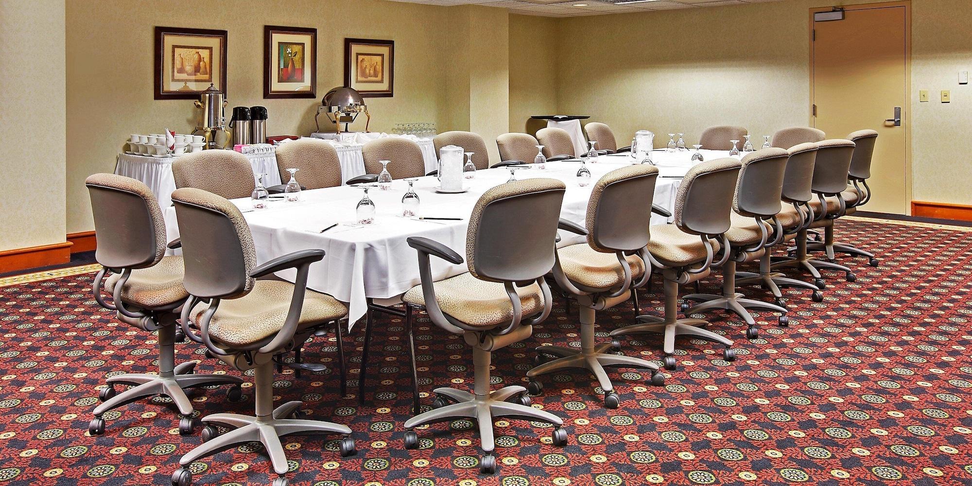 Holiday Inn University of Memphis All Suite an IHG Hotel - photo 13