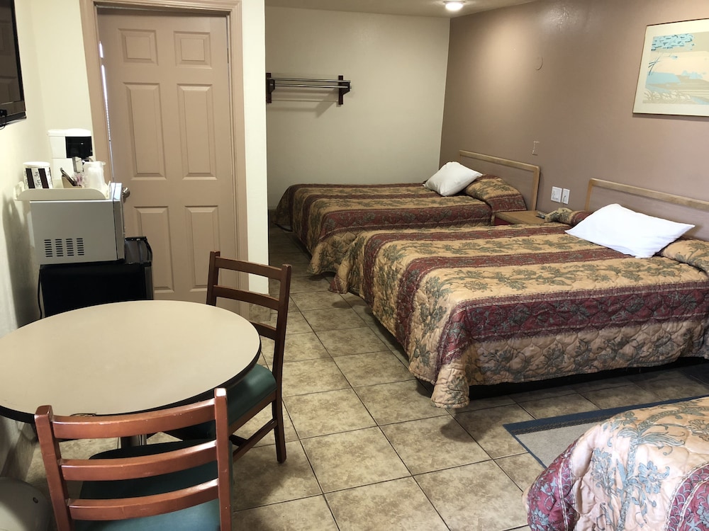 Topper Motel - photo 11