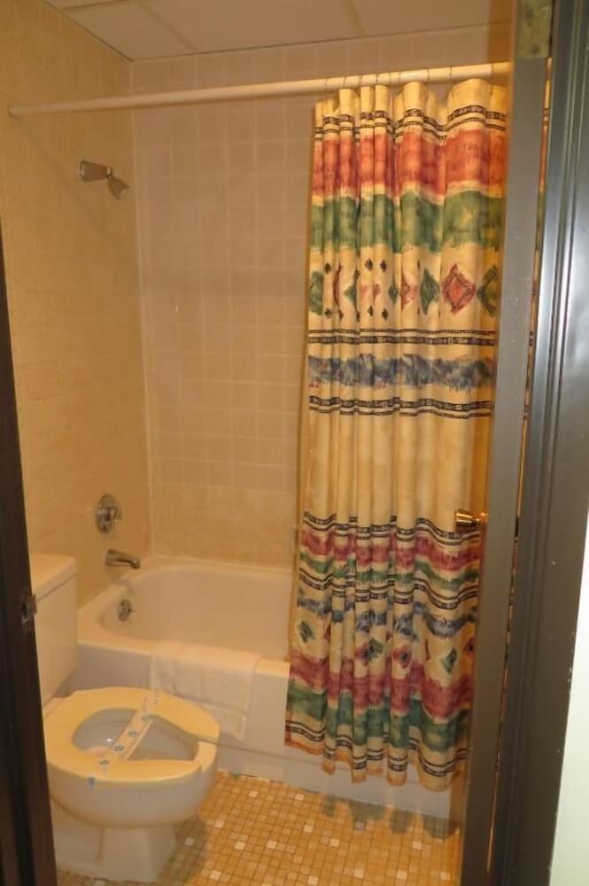 Grand Inn Fargo - photo 31