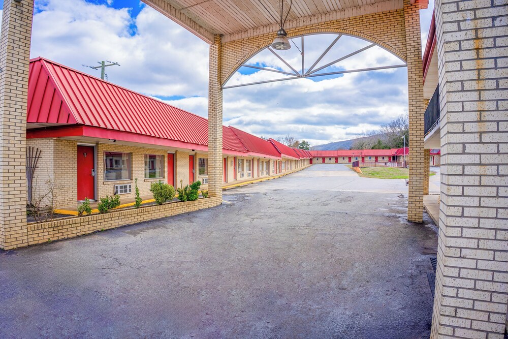 Ozark Junction mountain view by OYO - photo 89