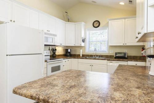 Island Delight by Oak Island Accommodations - photo 46