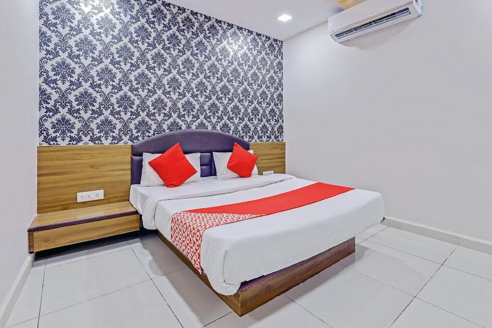 Hotel Shiv Inn in Vadodara, India