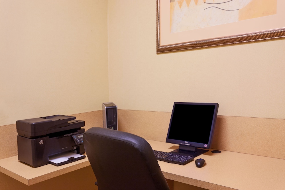 Holiday Inn Express Hotel & Suites Tampa Fairgrounds Casino by IHG - photo 51