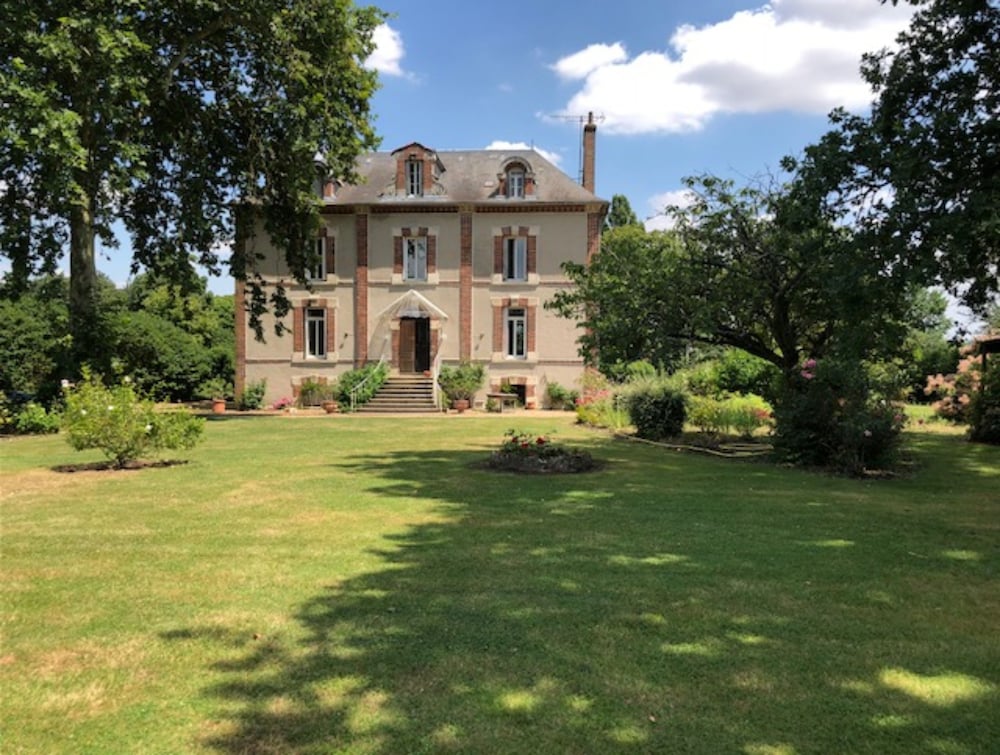 Domaine Des Trois Chênes in Cloyes-Sur-Le-Loir, France