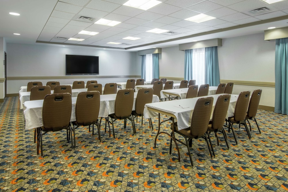 Hampton Inn & Suites Spokane Valley - photo 42