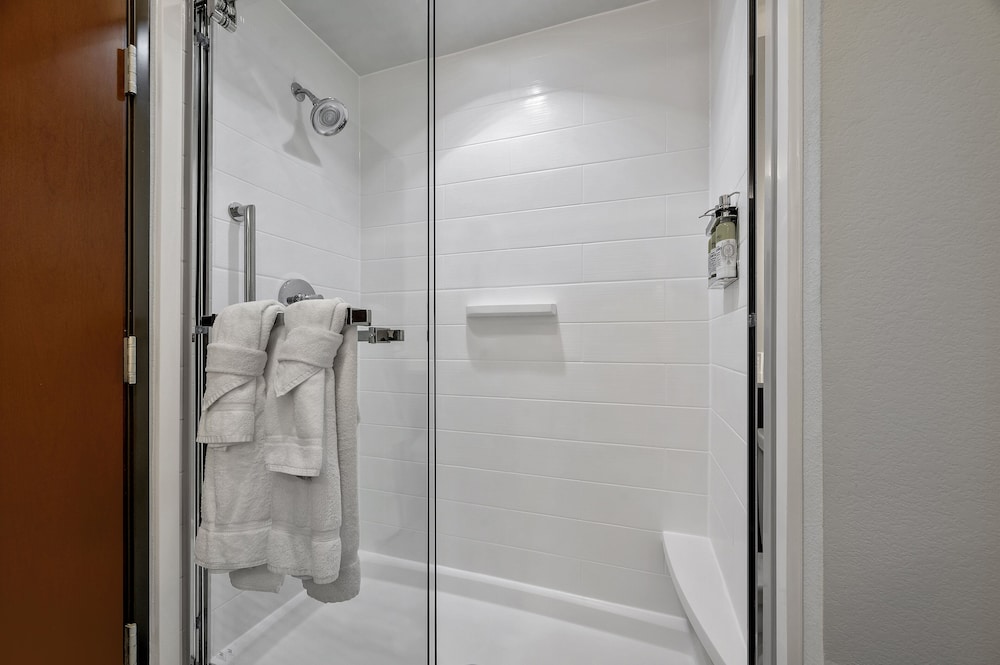Holiday Inn Express & Suites Lufkin South by IHG - photo 26