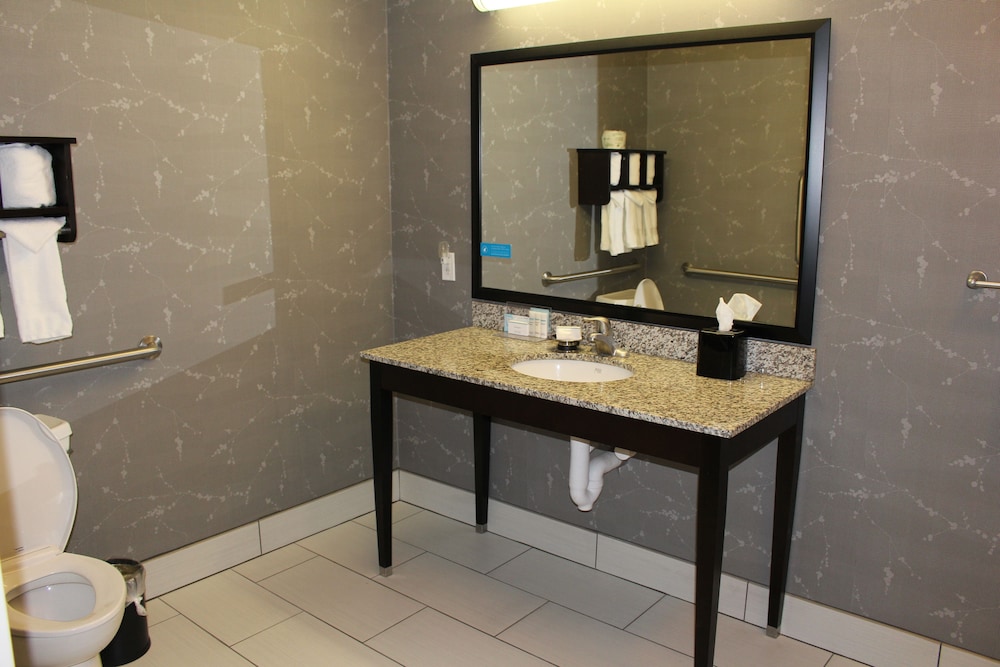 Hampton Inn & Suites Raleigh Downtown - photo 58
