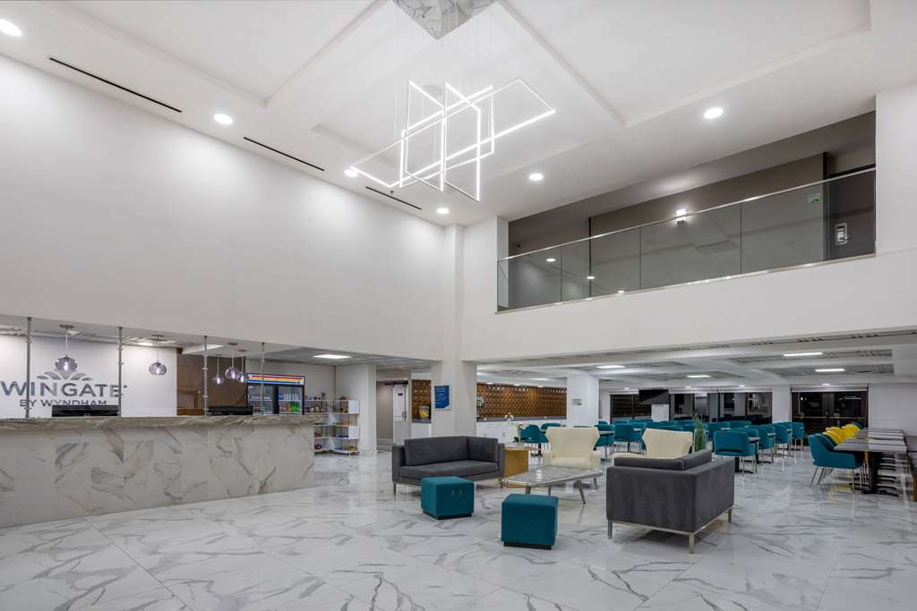 Wingate by Wyndham Atlanta Galleria Ballpark - photo 6