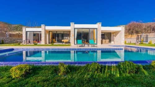 Saribelen Village 3 Bedroom Villa — 4-Star Luxury Hotel in Kalkan, Turkey