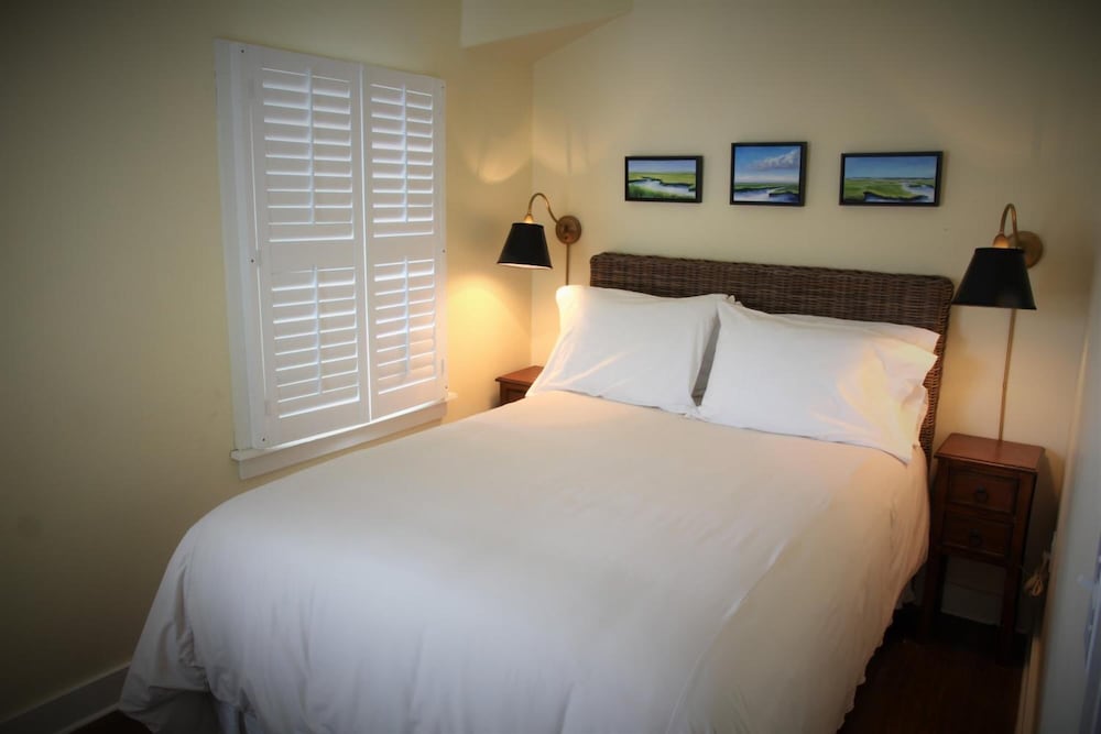 The Oak Bluffs Inn - photo 19