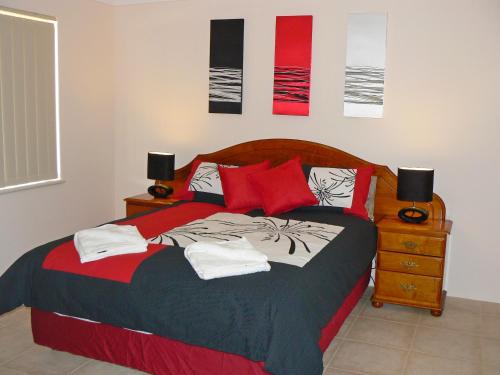 Geraldton Luxury Vacation Home with free Streaming — 5-Star Luxury Hotel in Geraldton, Australia