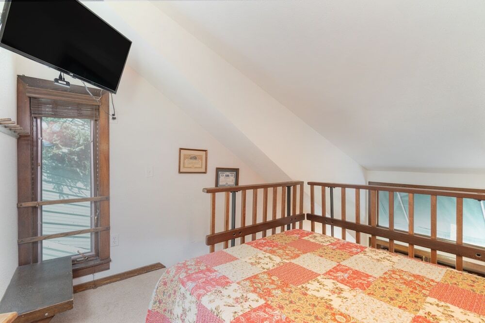 Manitou Lodge 11 Hotel Room by Alpine Lodging Telluride - photo 5