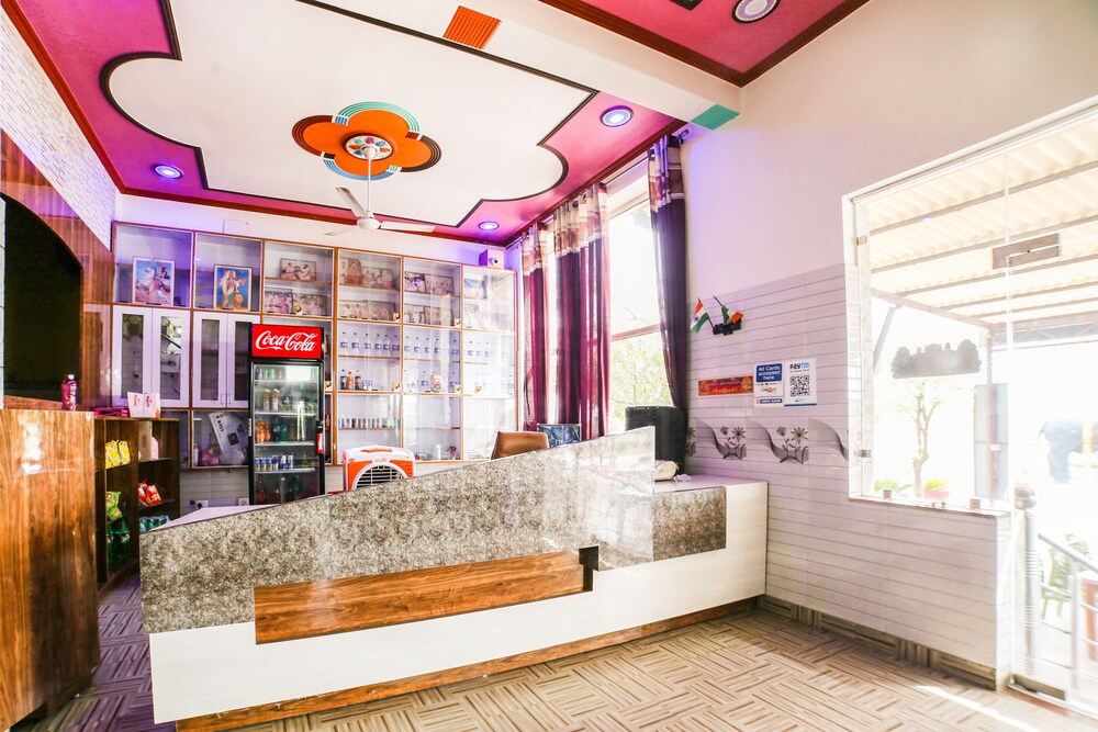 OYO 44660 Muni ji restaurant & hotel — hotel in Vrindavan