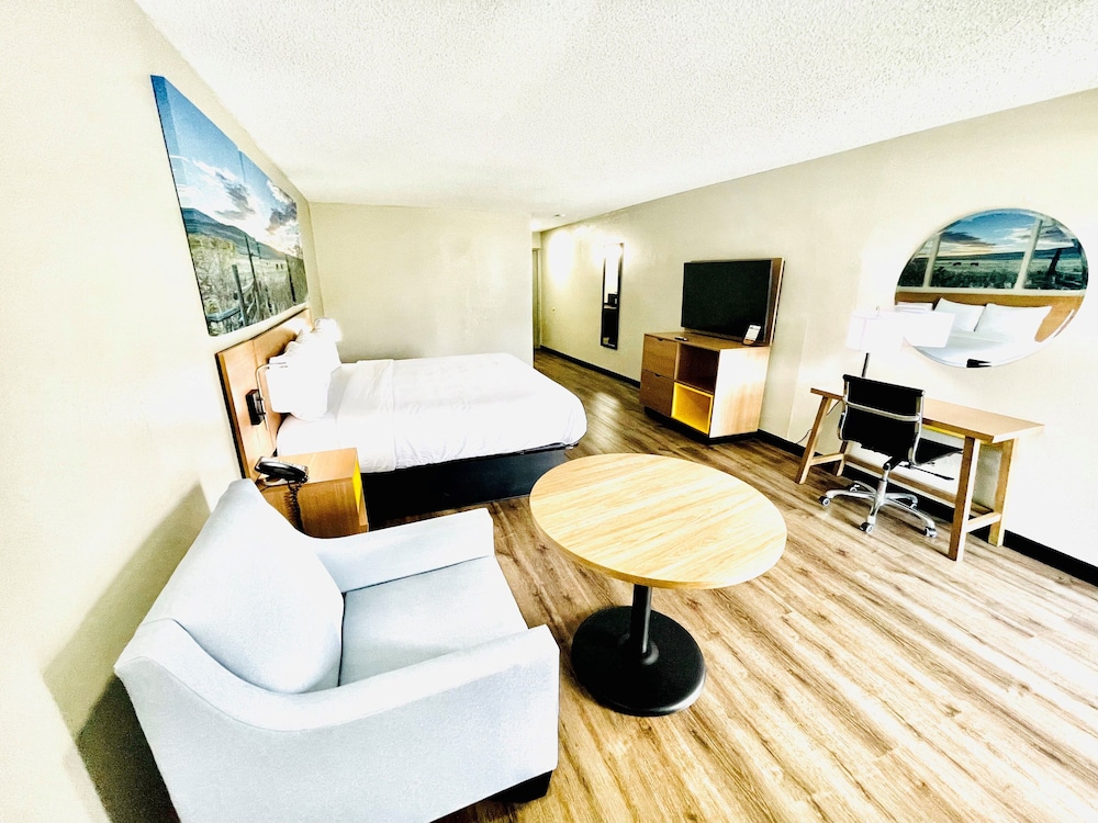 Days Inn by Wyndham Burleson Ft. Worth - photo 15