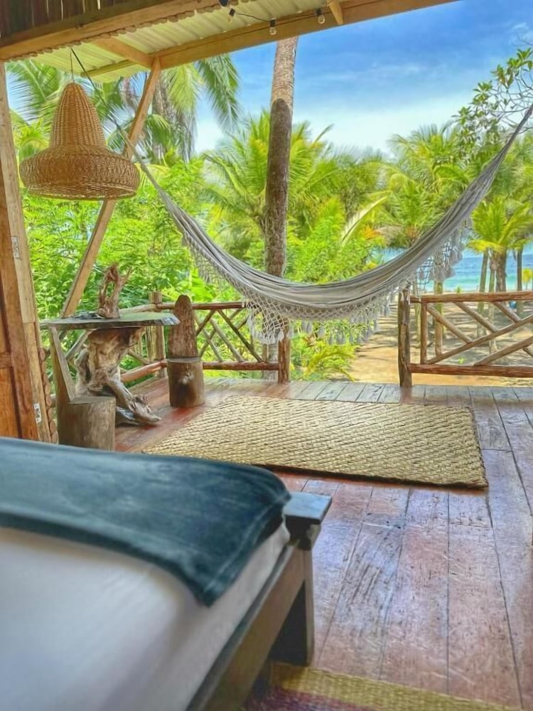 Tortuga Bay Eco Hotel — Bahia Solano