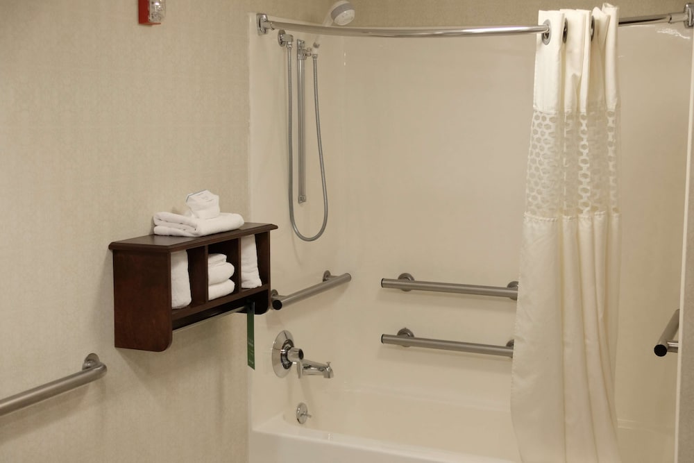 Hampton Inn Lima - photo 32